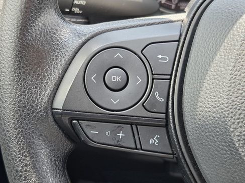 Used 2025 Toyota RAV4 XLE FWD image 24