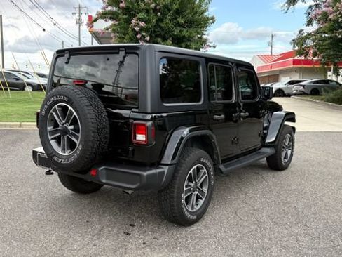 Used 2023 Jeep Wrangler Unlimited Sahara AWD/4WD image 6
