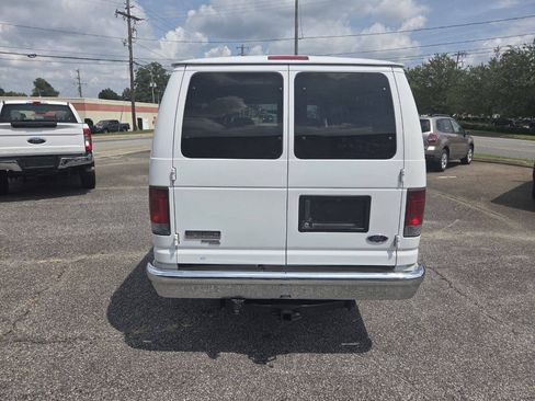 Used 2006 Ford E-350 and Econoline 350 XLT RWD image 4