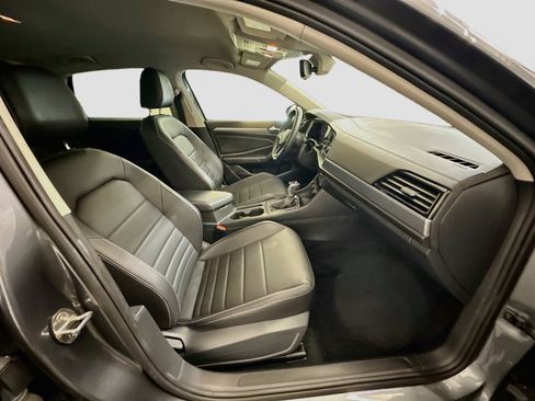 Used 2022 Volkswagen Jetta SE FWD image 31