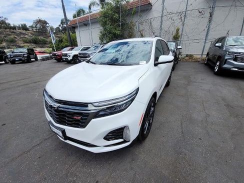 Used 2022 Chevrolet Equinox RS FWD image 4