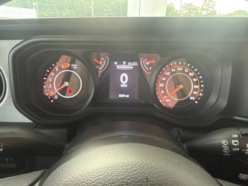 Used 2025 Jeep Wrangler Unlimited Sport AWD/4WD image 19