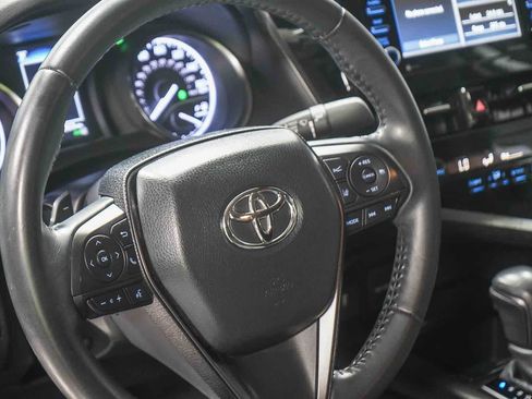 Certified 2021 Toyota Camry SE w/ Convenience Package image 21