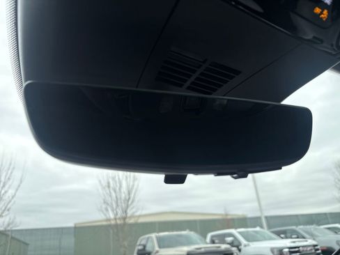 New 2025 Cadillac Lyriq Premium Luxury image 41