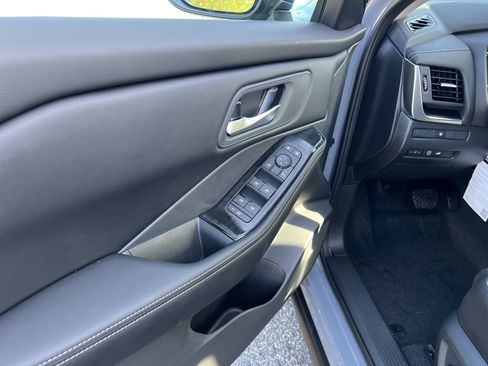 New 2026 Nissan Rogue SV image 18