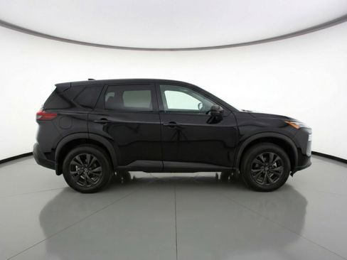 Used 2024 Nissan Rogue SV image 11