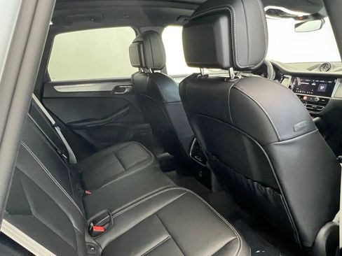 Certified 2025 Porsche Macan Turbo image 16