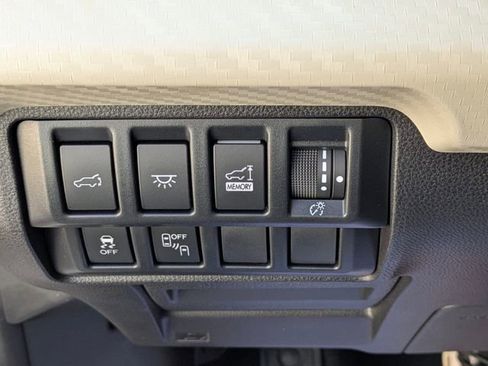 Used 2021 Subaru Ascent Premium w/ Convenience Package image 24