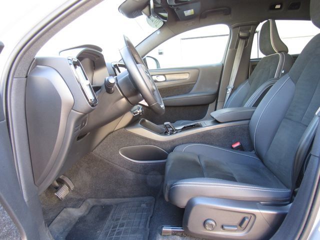 Used 2023 Volvo C40 P8 Recharge Ultimate w/ Protection Package Premier AWD/4WD image 10
