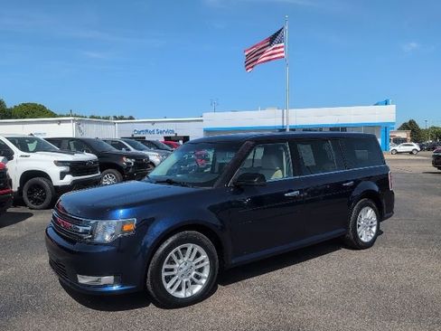 Used 2016 Ford Flex SEL w/ Equipment Group 202A FWD image 2