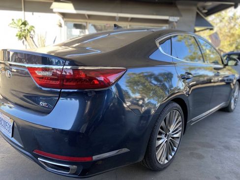 Used 2017 Kia Cadenza Limited FWD image 7