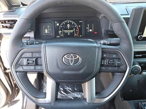 Certified 2025 Toyota Tacoma SR5 AWD/4WD image 13