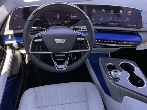 New 2026 Cadillac Optiq Luxury 2 image 10