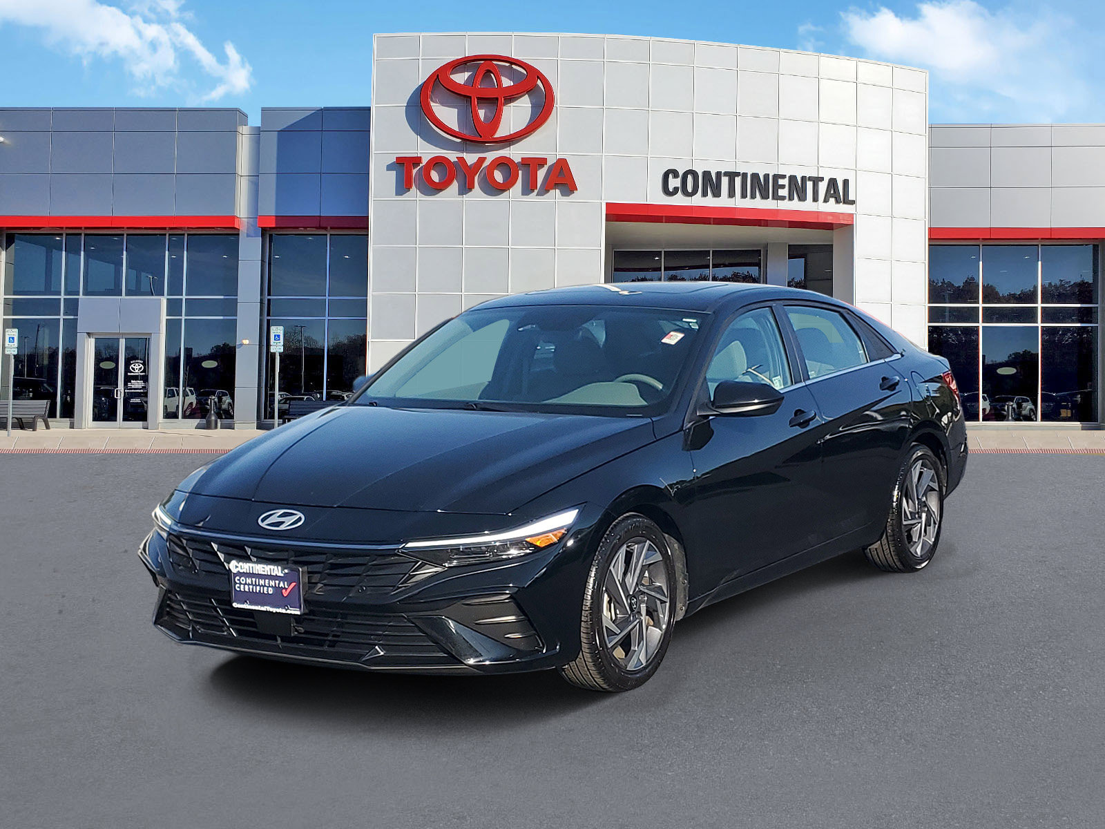 Used 2025 Hyundai Elantra SEL FWD image 3