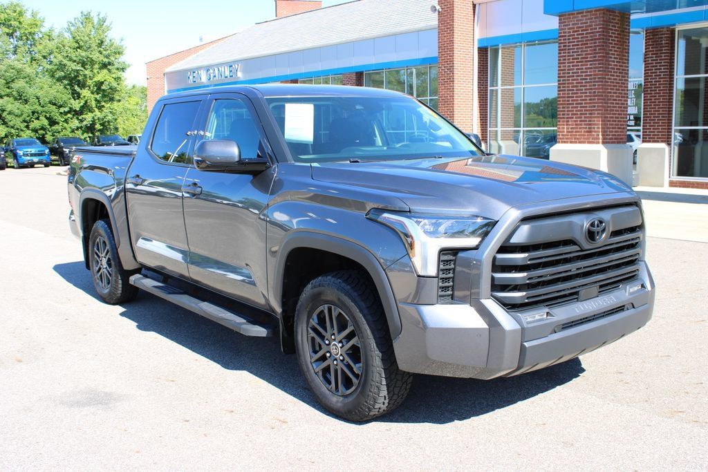 Used 2023 Toyota Tundra SR5 w/ SR5 Convenience Package AWD/4WD image 4