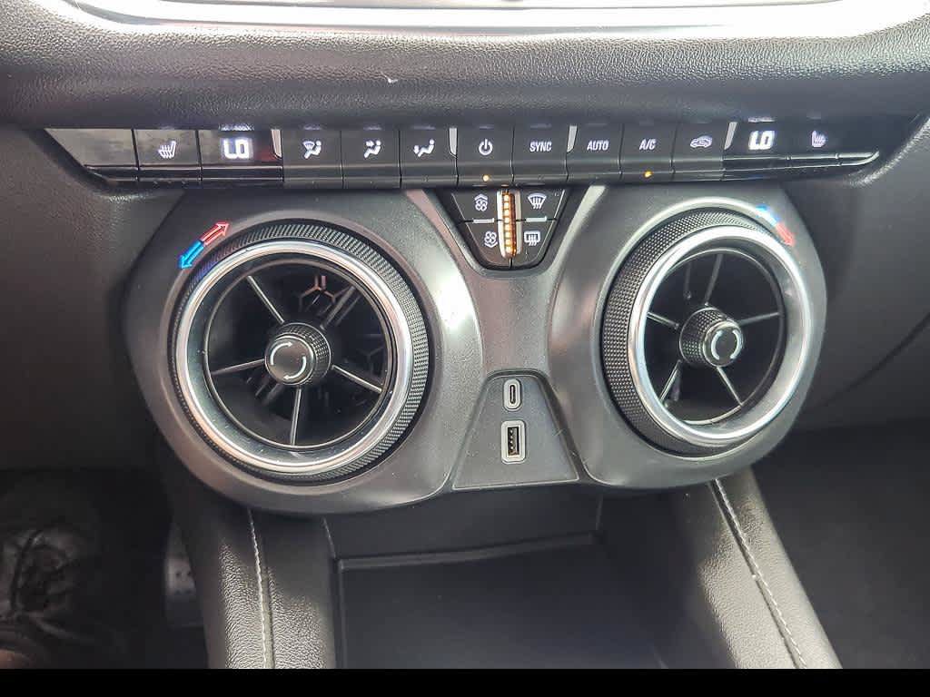 Used 2025 Chevrolet Blazer LT FWD image 18