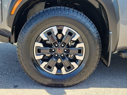 Used 2024 Nissan Frontier PRO-4X w/ Pro Convenience Package AWD/4WD image 16