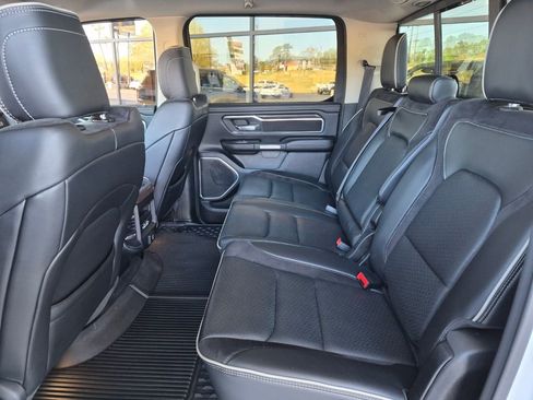 Used 2022 RAM 1500 Laramie AWD/4WD image 12