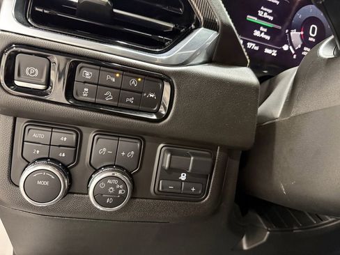 Used 2025 GMC Yukon XL Elevation image 39