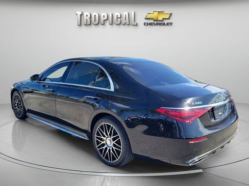 Used 2022 Mercedes-Benz S 580 4MATIC Sedan w/ AMG Line Package image 2