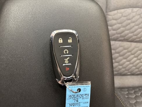 Used 2019 Chevrolet Equinox LT w/ Driver Convenience Package image 38