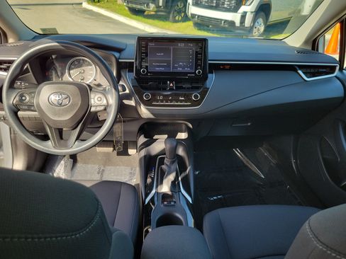 Used 2022 Toyota Corolla LE FWD image 16