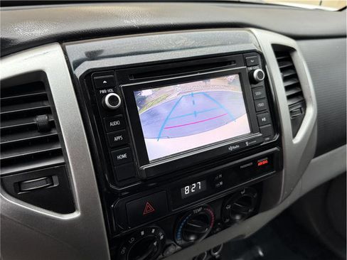 Used 2014 Toyota Tacoma PreRunner image 15
