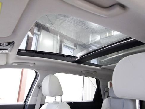 Used 2023 Kia Sorento SX Prestige image 38