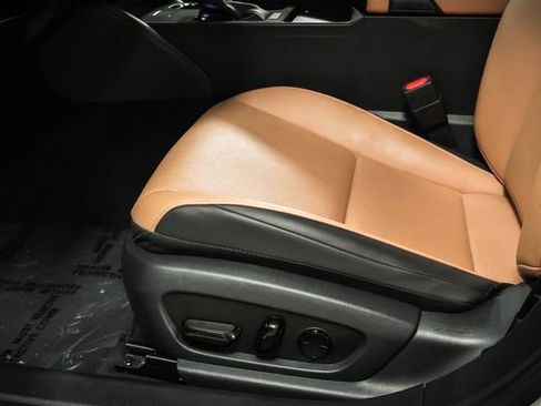 Certified 2023 Lexus ES 350 w/ Premium Package FWD image 11