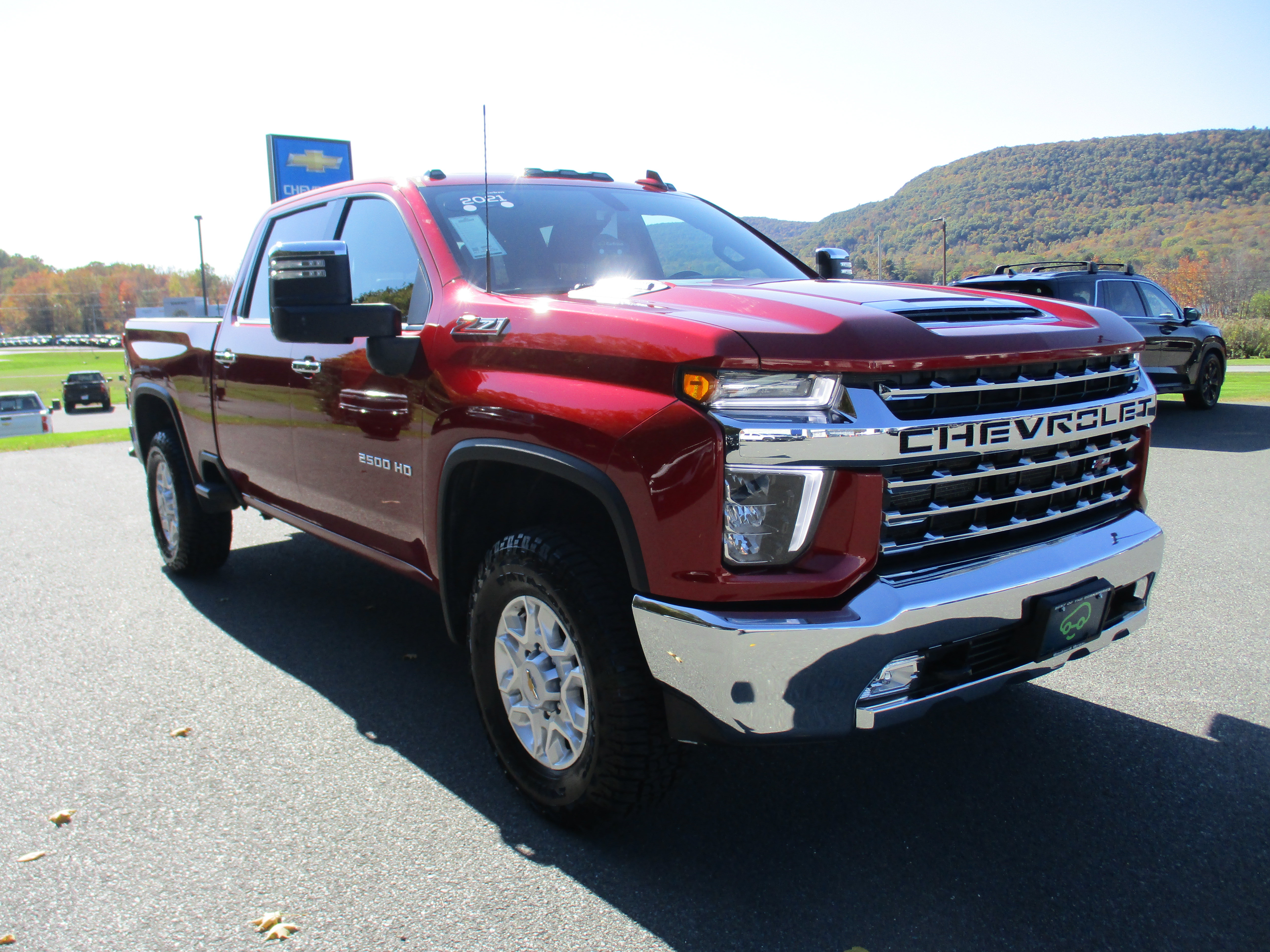 Used 2021 Chevrolet Silverado 2500 LTZ w/ LTZ Convenience Package AWD/4WD image 3