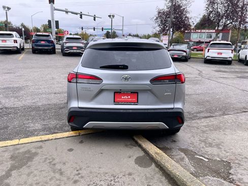 Used 2024 Toyota Corolla Cross XLE w/ Convenience Package image 27