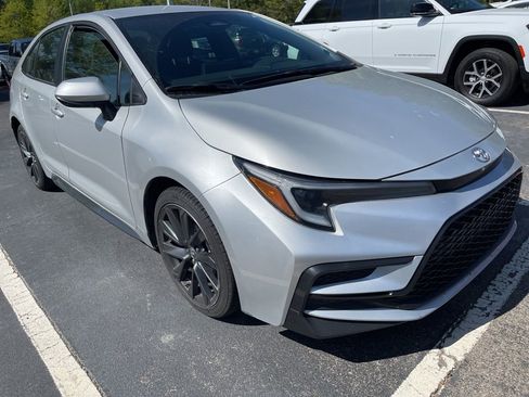 Used 2024 Toyota Corolla SE image 4