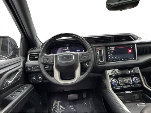 Used 2024 GMC Yukon Denali w/ Advanced Technology Package AWD/4WD image 40
