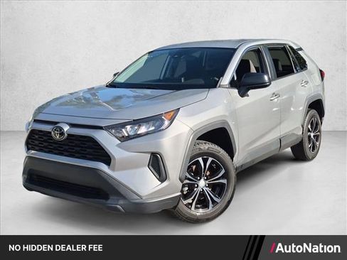 Used 2022 Toyota RAV4 LE FWD image 1