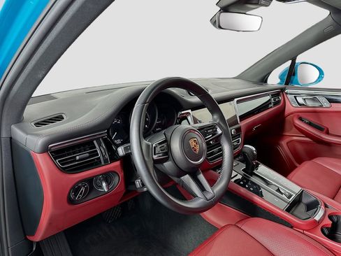 Used 2022 Porsche Macan image 4