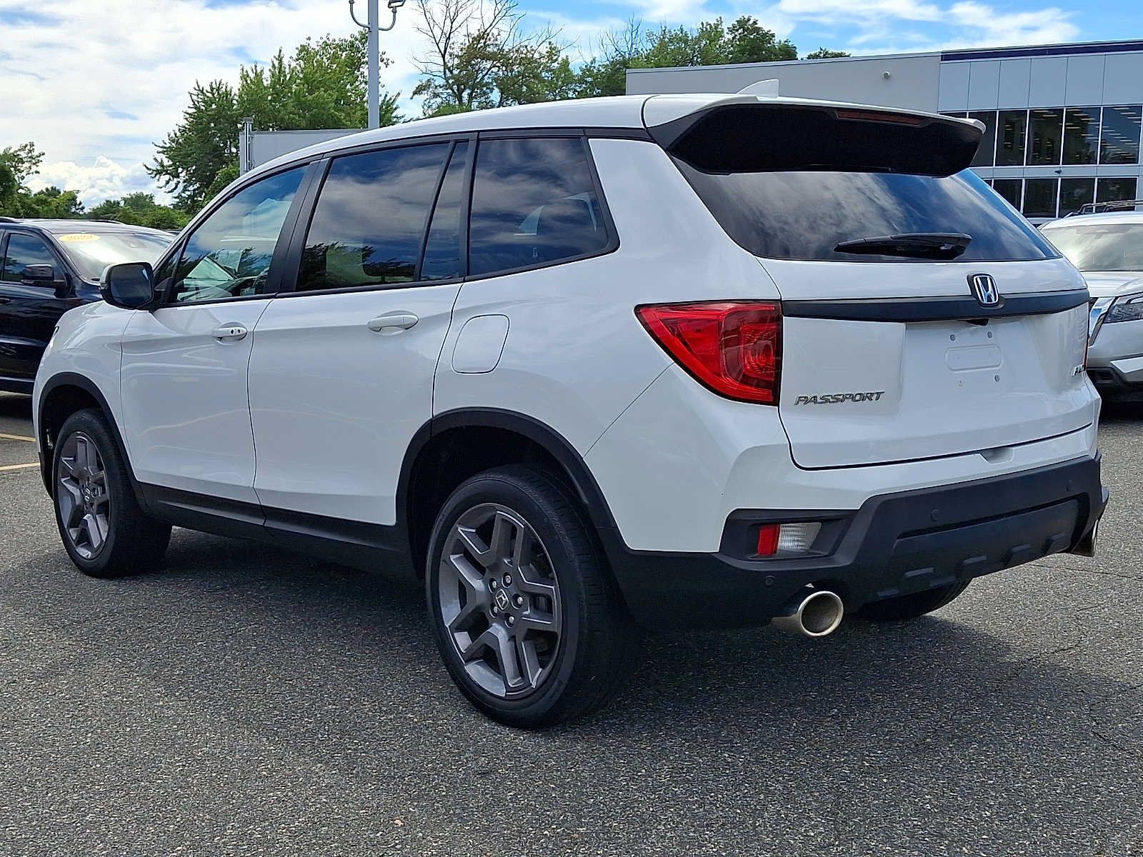 Used 2023 Honda Passport EX-L image 4