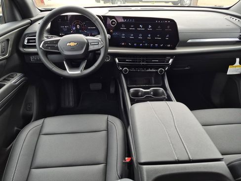 New 2026 Chevrolet Traverse LT w/ Sun and Wheel Package FWD image 13