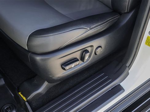 Used 2020 Toyota 4Runner SR5 Premium image 8