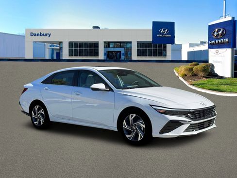 New 2026 Hyundai Elantra Limited FWD image 10