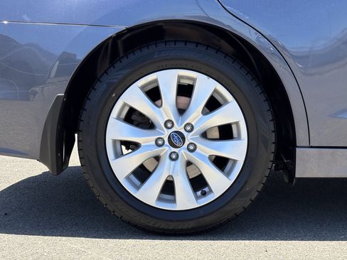 Used 2015 Subaru Legacy 2.5i Premium AWD/4WD image 9