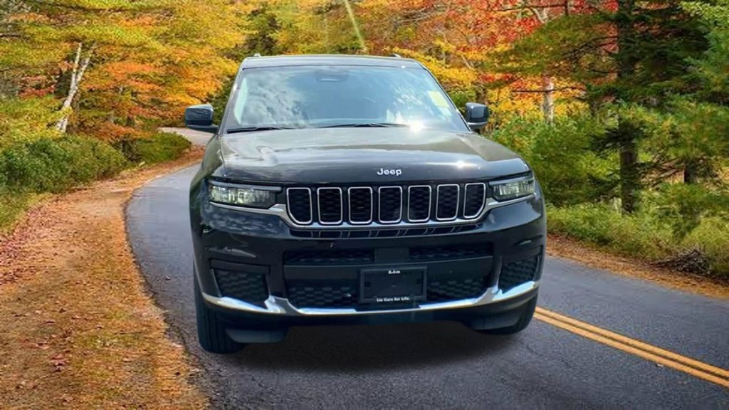 Certified 2023 Jeep Grand Cherokee L Laredo AWD/4WD image 3