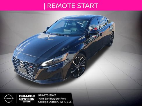 Used 2024 Nissan Altima 2.5 SR w/ SR Premium Package image 6