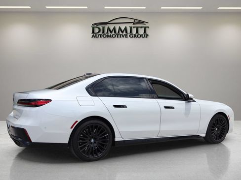 Used 2025 BMW 760i xDrive w/ Executive Package AWD/4WD image 5