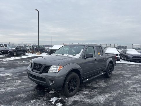 Used 2020 Nissan Frontier SV w/ Midnight Edition Floor Mats image 7
