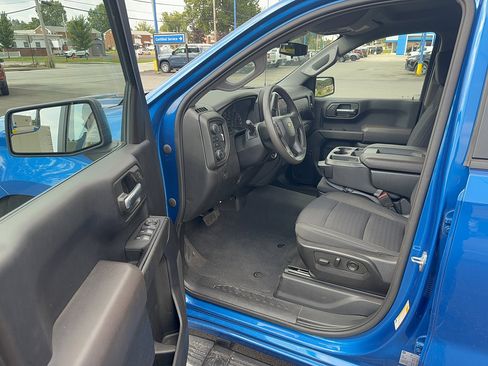 Used 2022 Chevrolet Silverado 1500 Custom AWD/4WD image 10