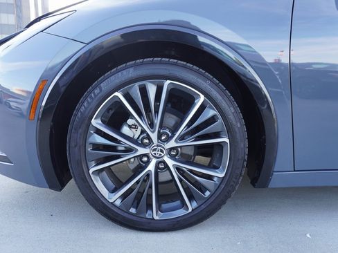 Certified 2025 Toyota Prius XLE image 20