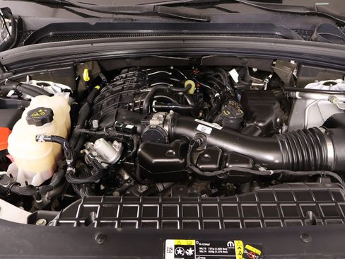 Used 2023 Jeep Grand Cherokee Limited image 19