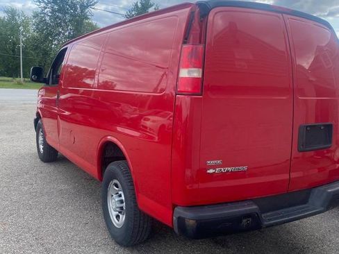 Used 2010 Chevrolet Express 3500 RWD image 3