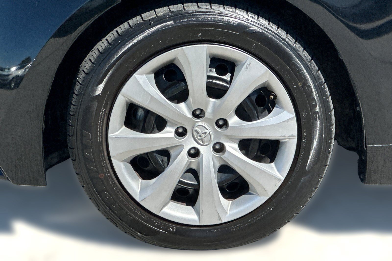 Used 2024 Toyota Corolla LE FWD image 11