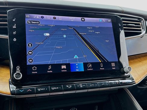 Used 2022 Jeep Grand Wagoneer Series III w/ Flexible Seating Group image 9